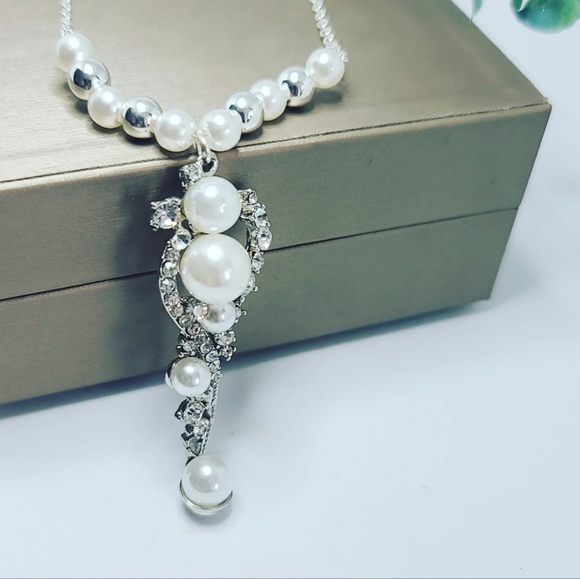 Rhinestone chain necklace - Picture 4 of 4